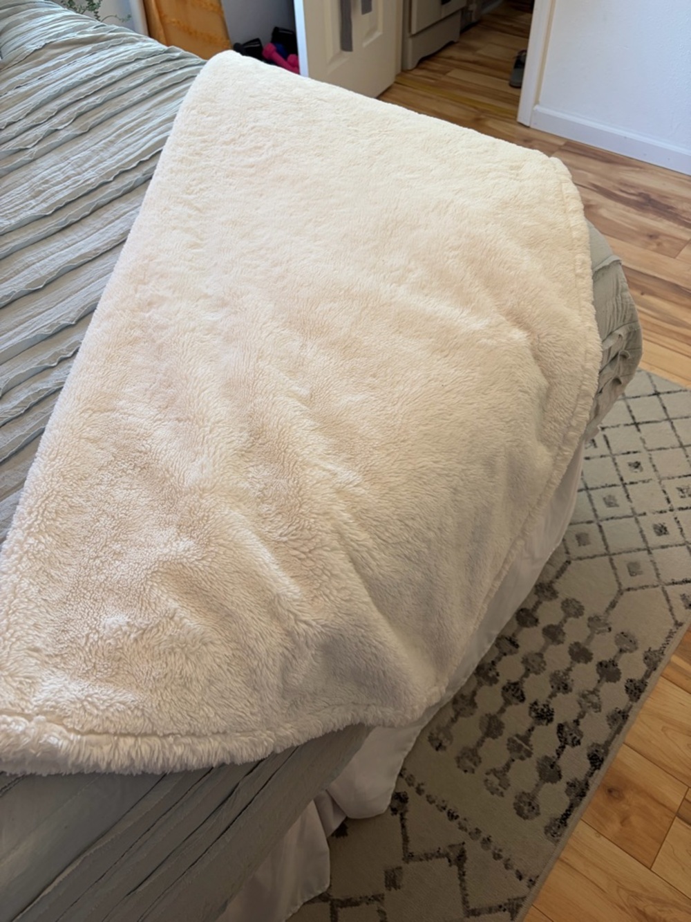 Max Studio Plush Throw Blanket